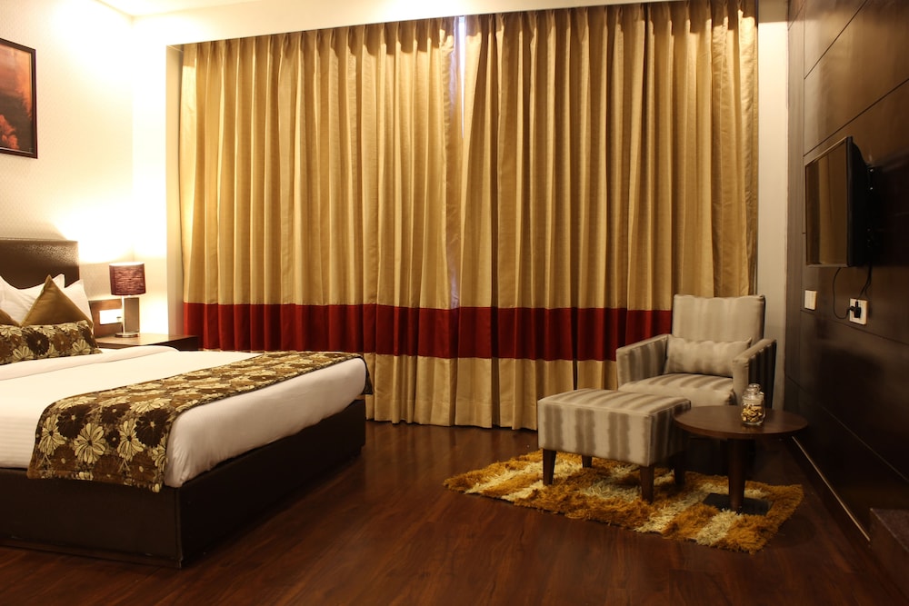 Humble UNA Smart Amritsar 6/28