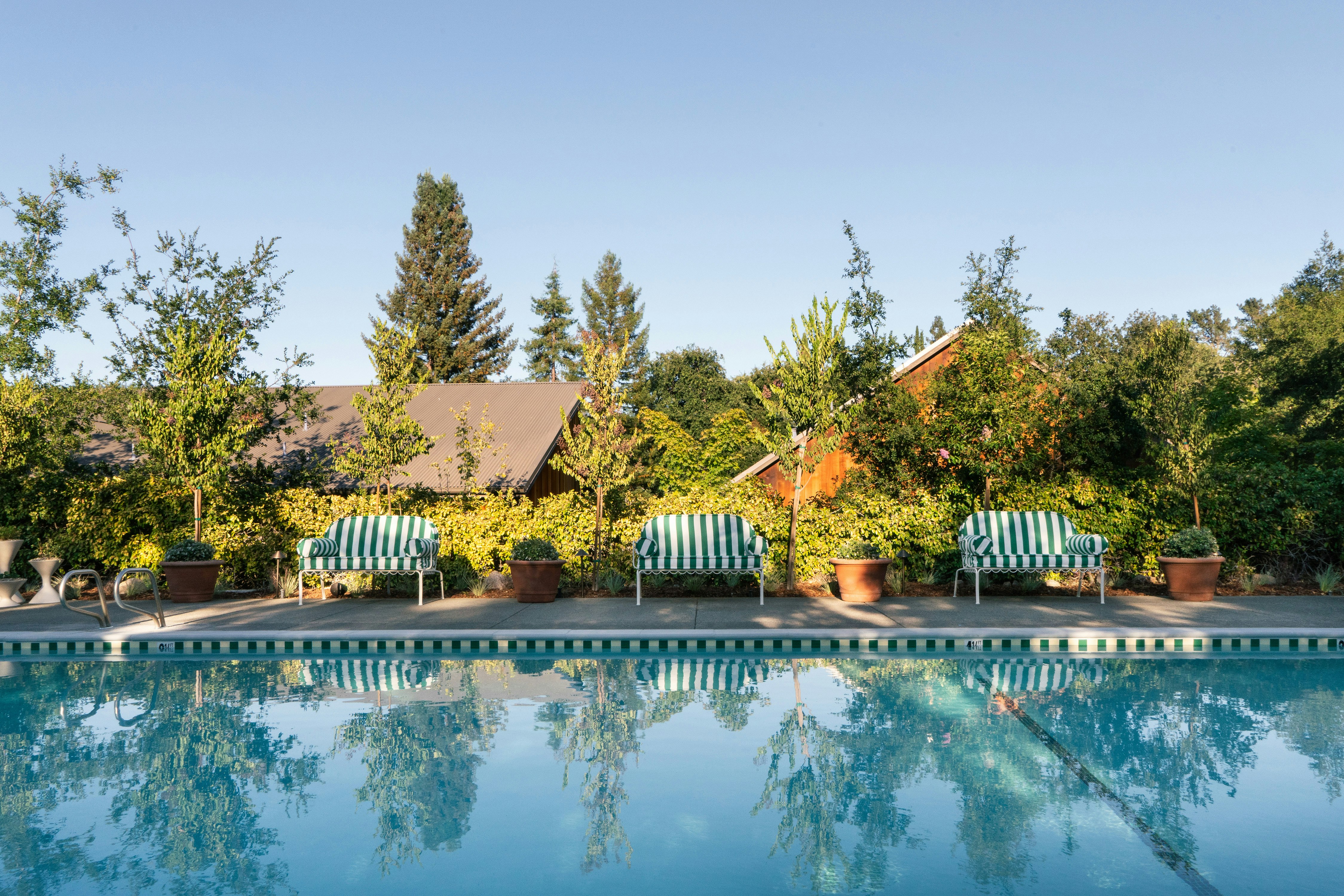 Wine Country Inn 70/74