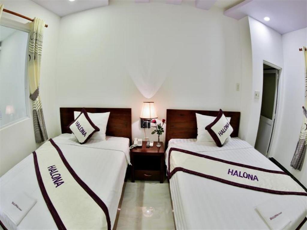 Halona Hotel 9/35