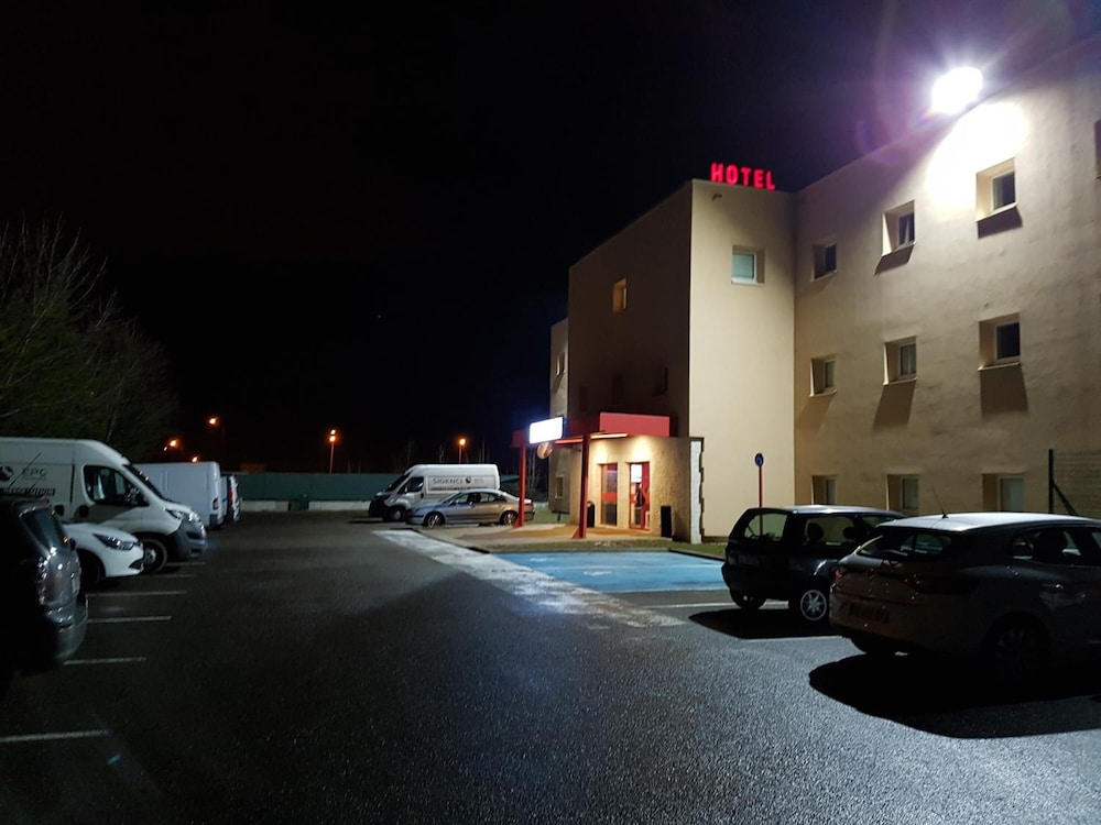 Hotel Holiday 23/28