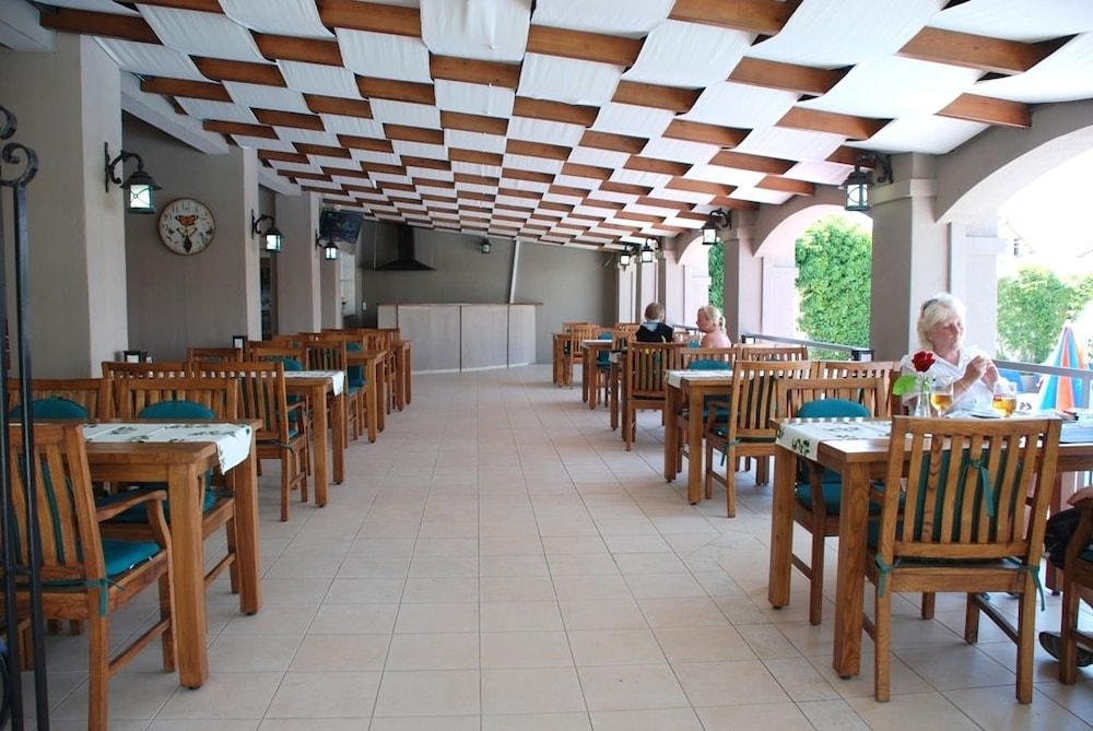 ANT APART HOTEL 27/50