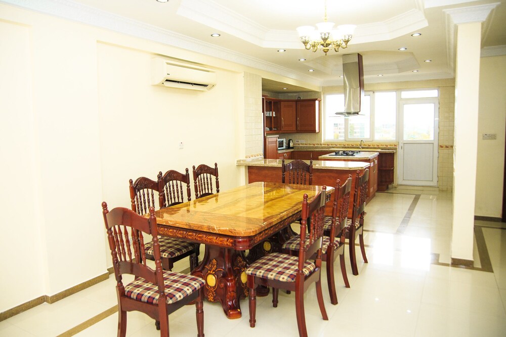 Luxury 2-Bdrm Apartment In Oysterbay 39/50