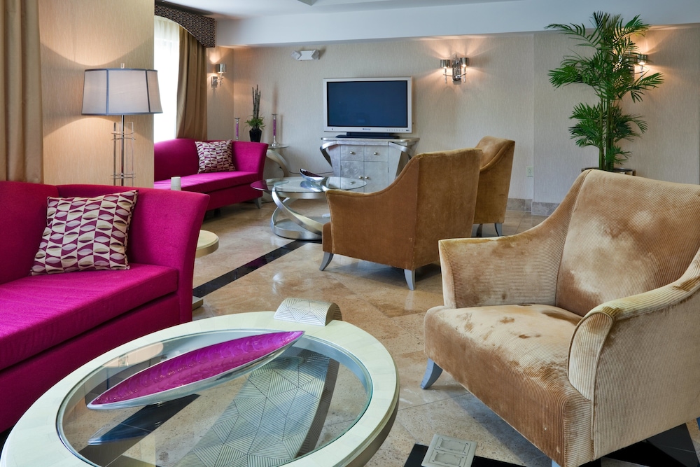 Holiday Inn Express & Suites Birmingham - Inverness 280, an IHG Hotel 45/74