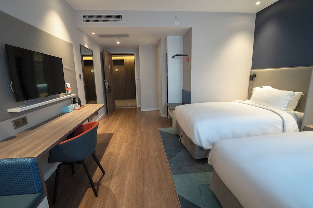 Holiday Inn Express Dongli 22/40