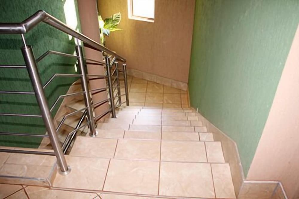 Vhafamadi Bed And Breakfast 20/37