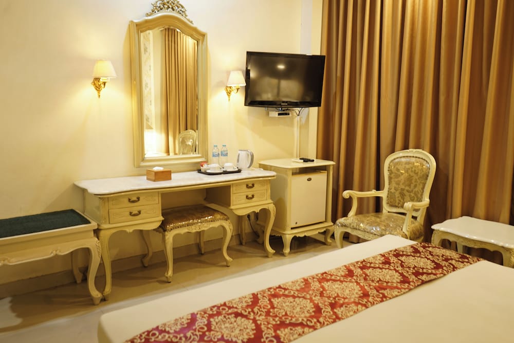 Hotel Indah Palace Solo 50/50