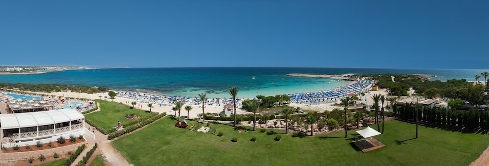 Asterias Beach Hotel 57/62