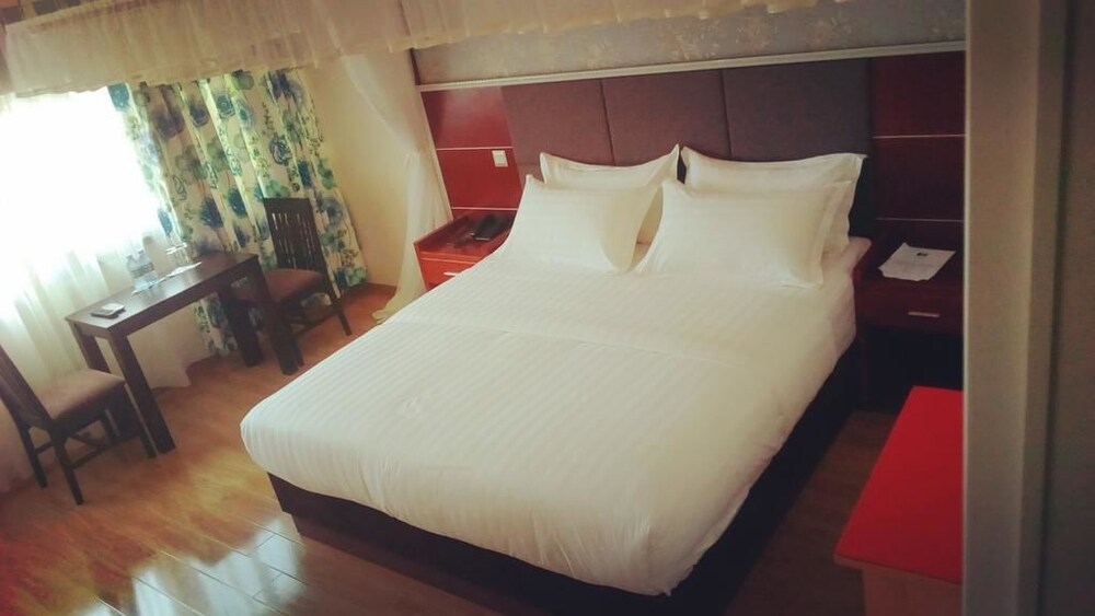 Courtyard International Hotel 15/40
