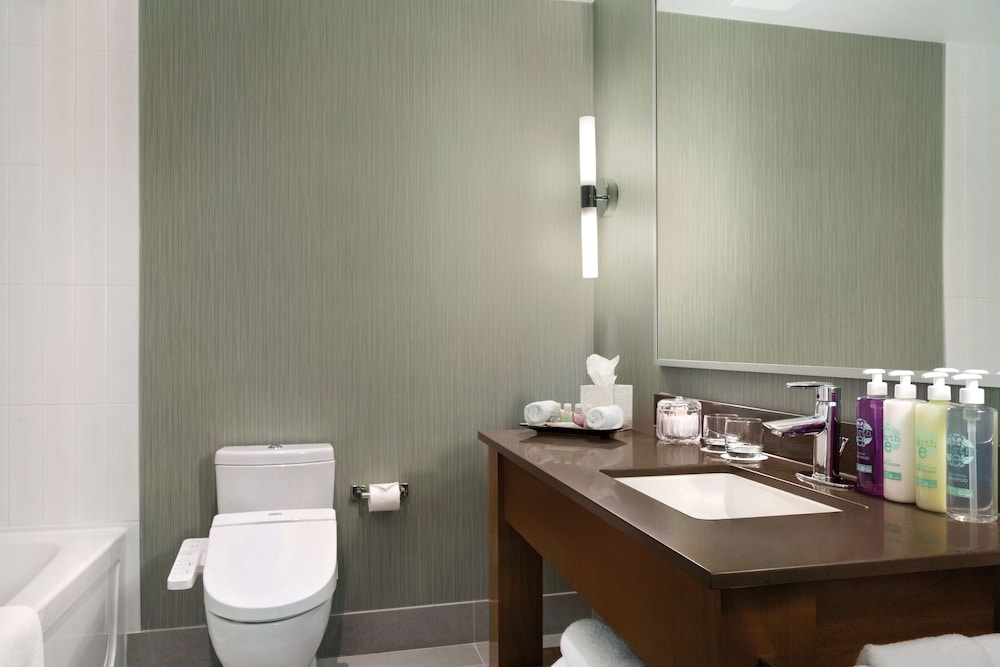 Coast Coal Harbour Hotel 20/64