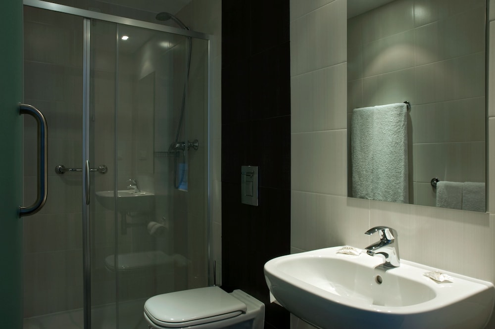Genesis Hotel 29/30