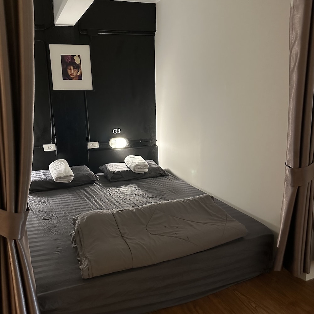 84 Gallery - Hostel 8/42