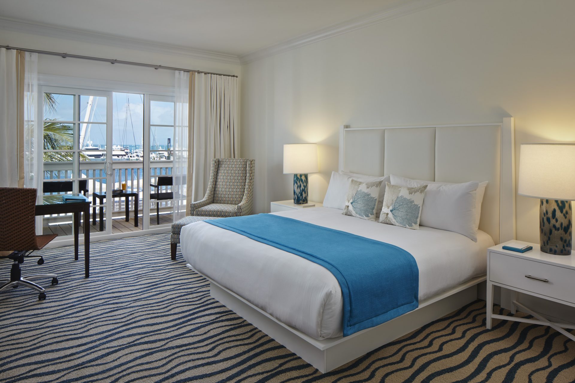 Harbor, Balcony