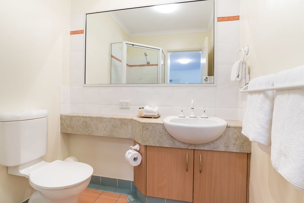 MID CITY LUXURY SUITES 24/26