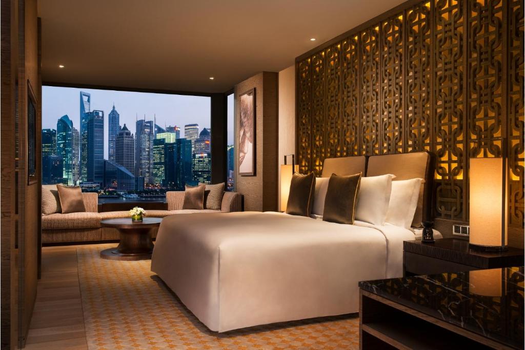 Bund, Retreat, Panorama, King Bed, Pearl Tower View