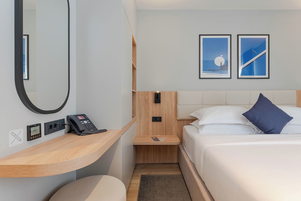 SUPERIOR, DOUBLE BED