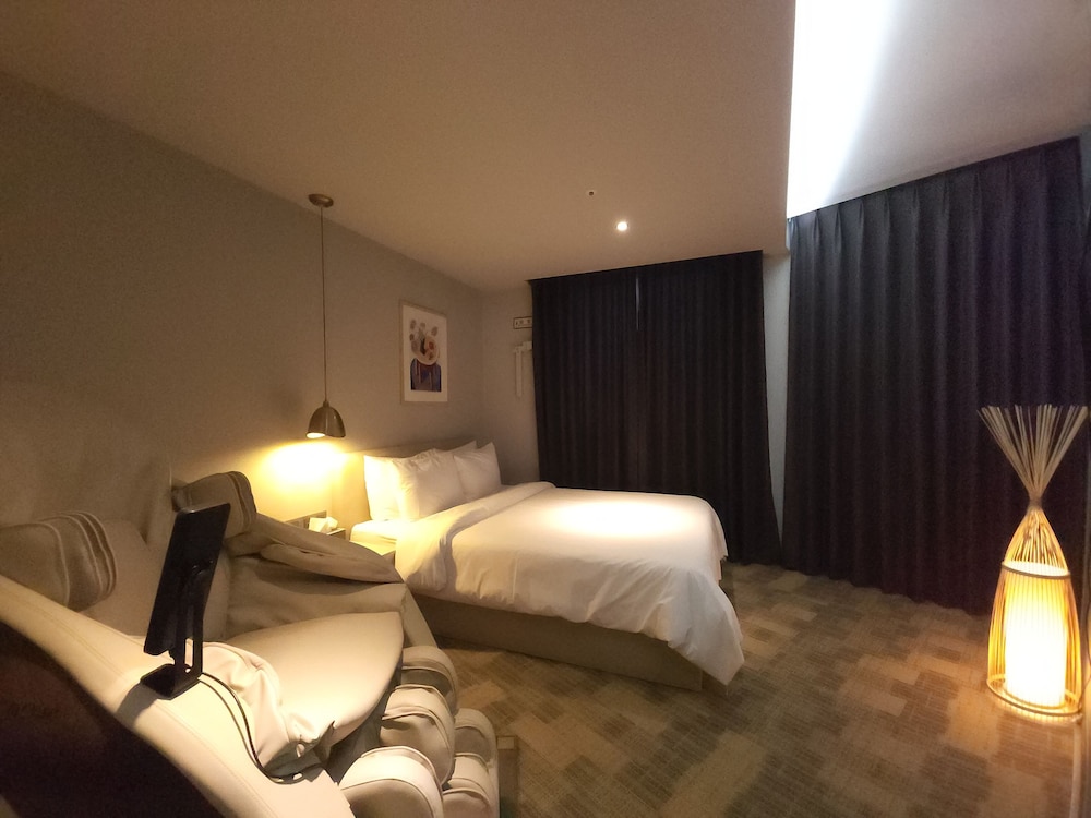 Brown Dot Hotel Jinju 13/60
