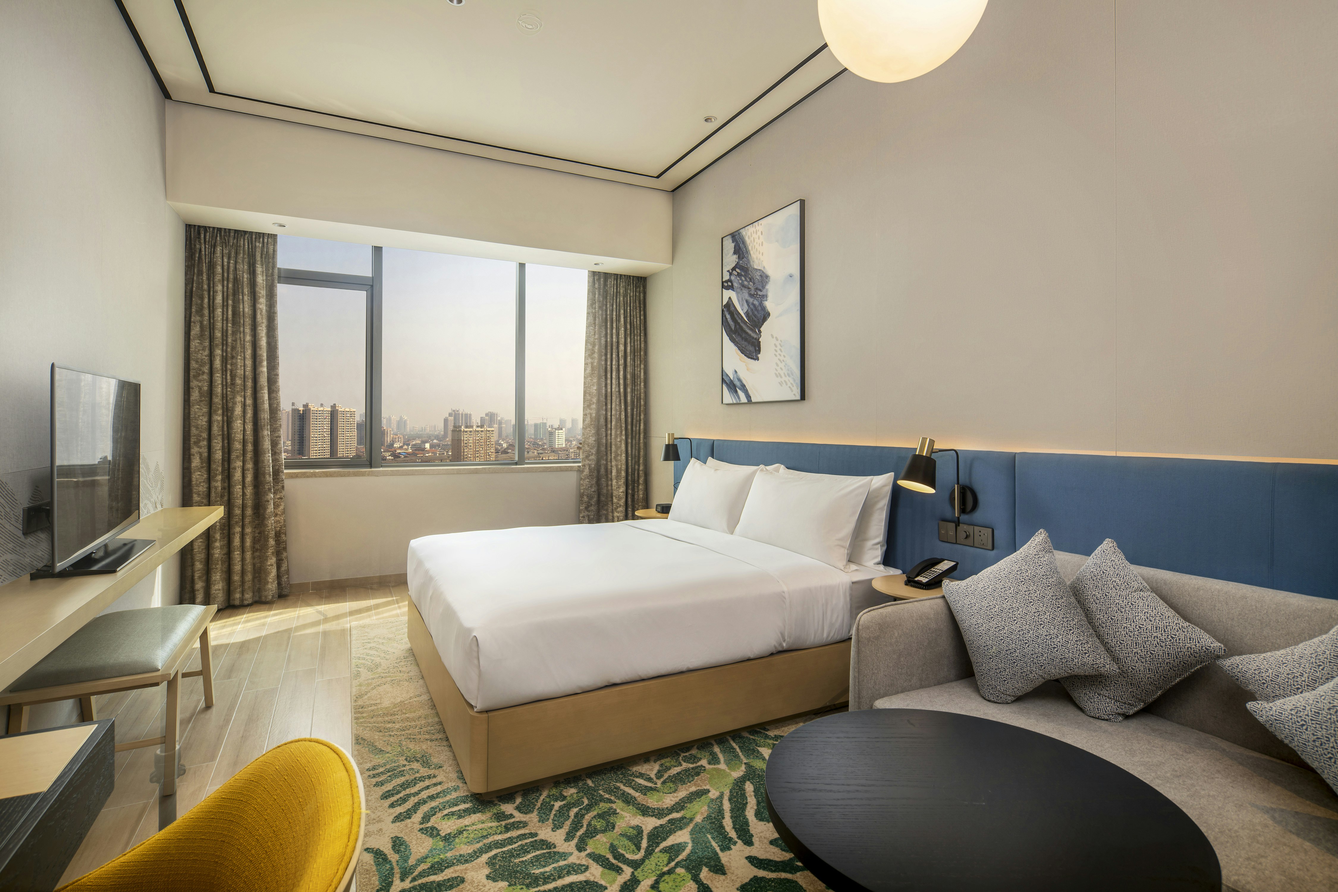 Guest Room, King Bed