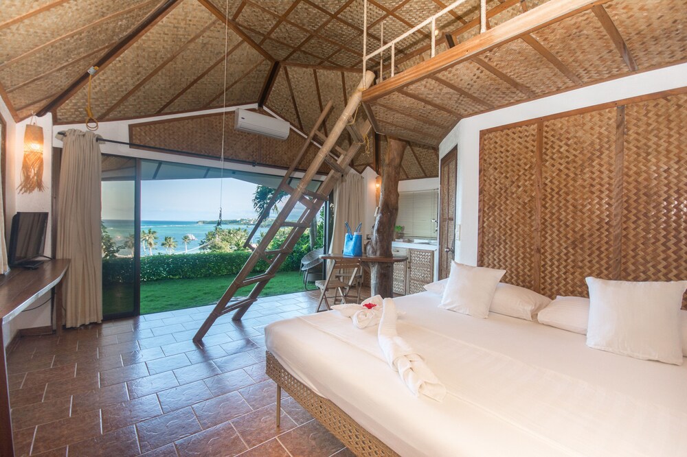Tree, Bungalow, King Bed