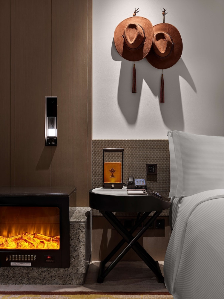 Hilton Shigatse 42/54