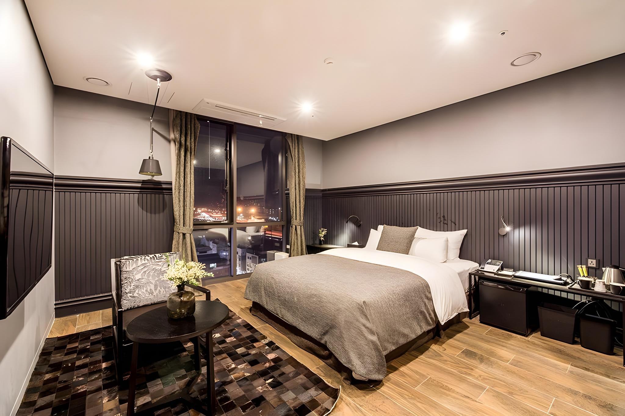 Boutique, Double Bed
