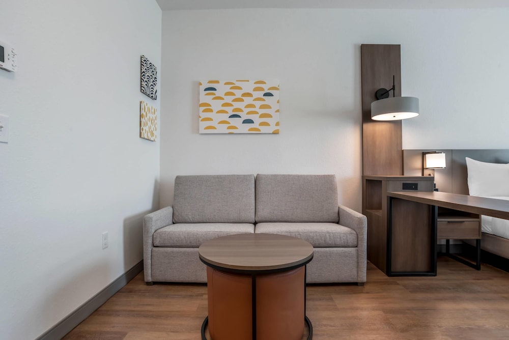 Comfort Inn & Suites Panama City Beach - Pier Park Area 45/61