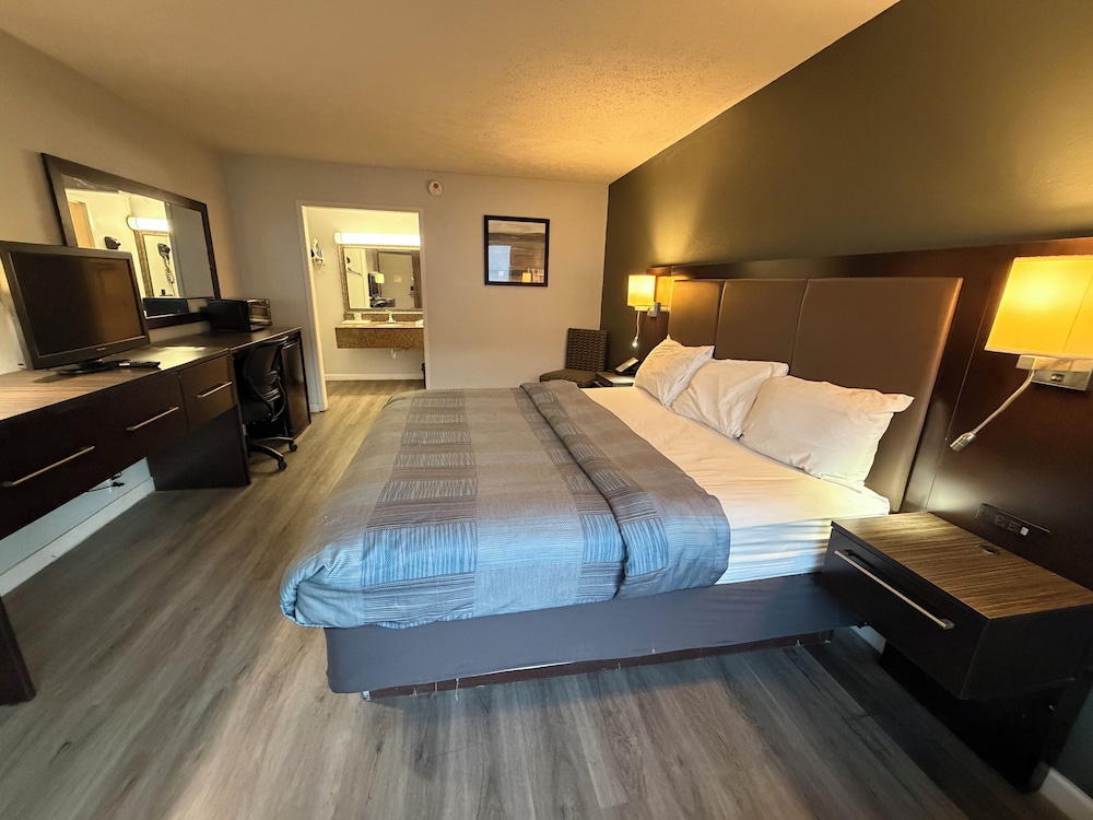 Wilkes Barre Inn And Suites 14/50