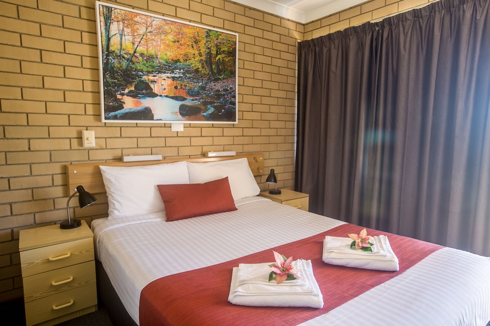 ILUKA MOTEL 10/56