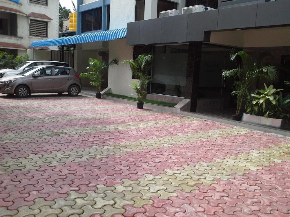 Hotel Galaxy's Vaibhav 32/40