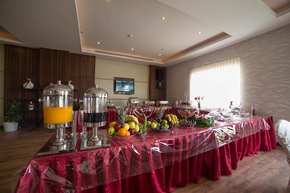 رؤوم إن بريدة(Raoum Inn Hotel Apartments Buraydah) 33/35