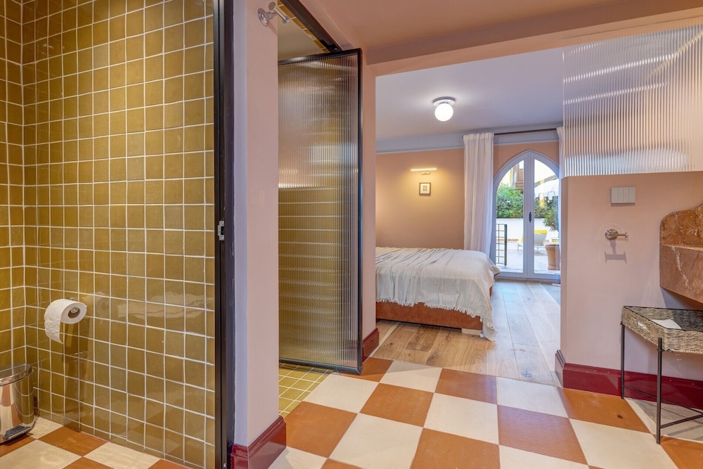 Yonca Anjelika Otel +12 48/50