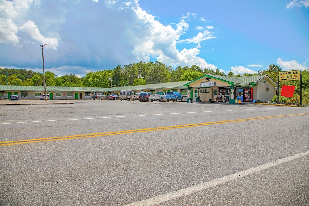 OYO Hotel Calhoun, GA I-75 20/27