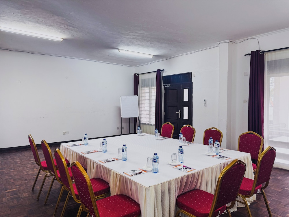 Milele Beach Hotel 35/50