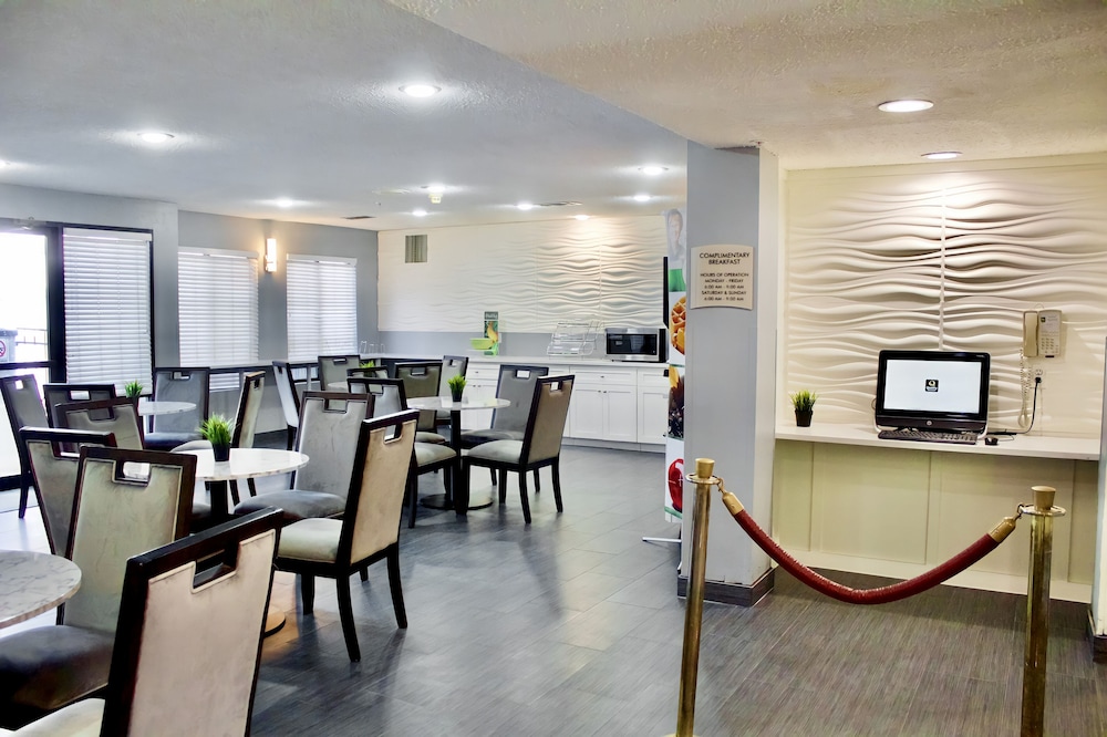 Quality Inn & Suites Irving DFW Airport South 27/34