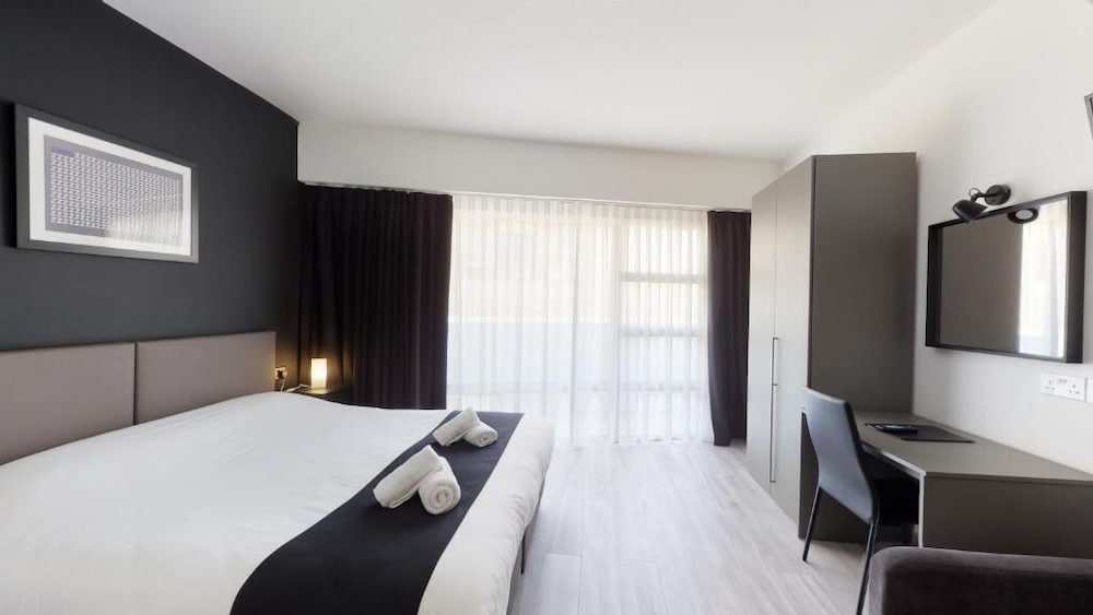 Block Hotel Rooms and Aparments 17/54