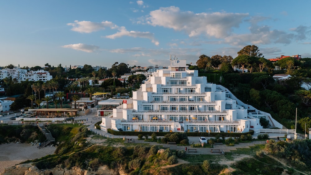 Monicca Collection Suites and Residences 7/74