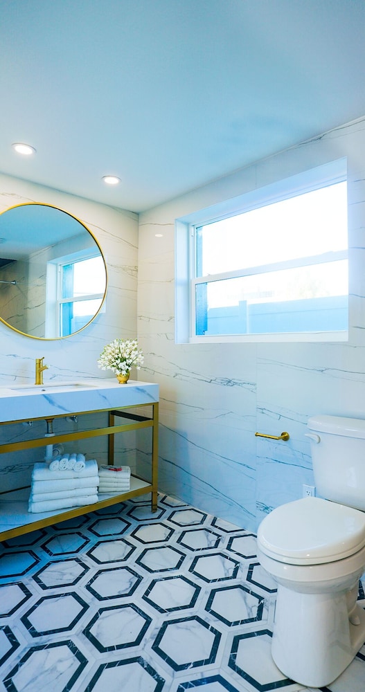 Ivory Sands Beach Suites 46/50