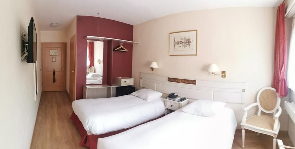 Des Horlogers Hotel 7/26