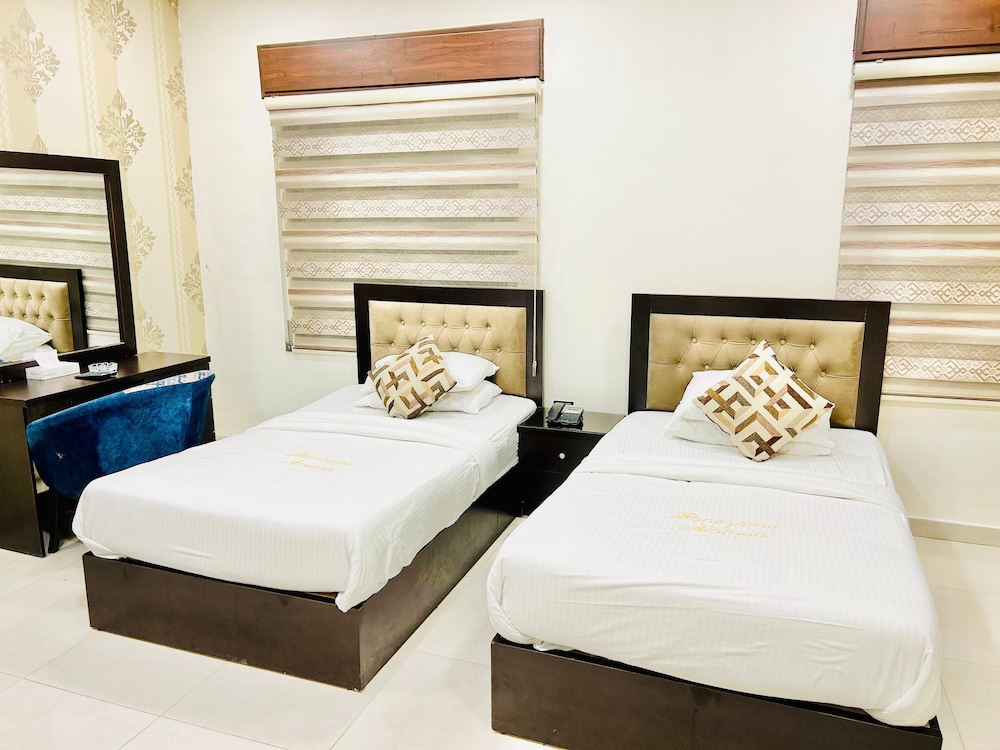DELUXE, TWIN BEDS, CITY VIEW