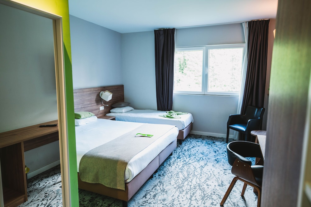 غرفة ثلاثية بثلاثة أسرّة، Utopia Hotel 3/4