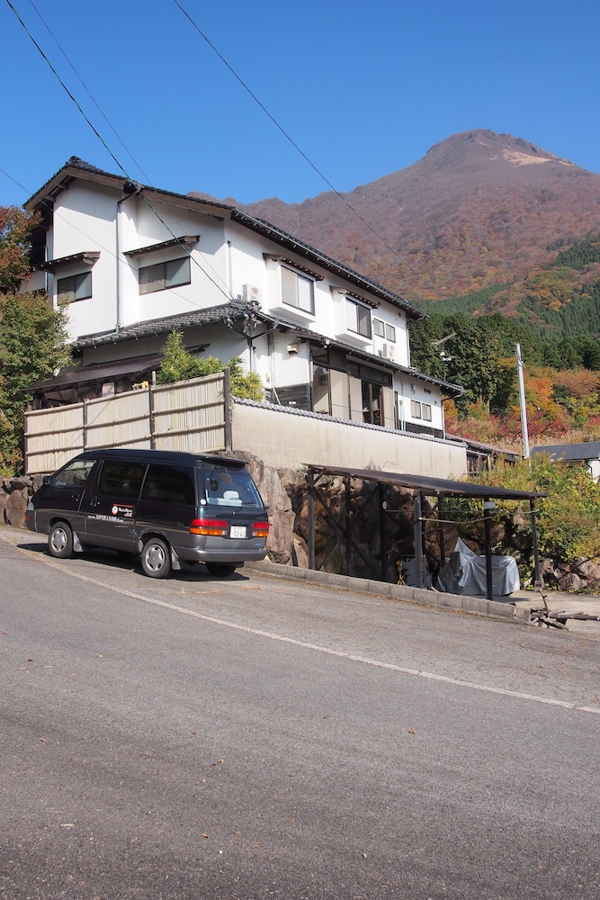 Yufuin Country Road Youth Hostel 48/56