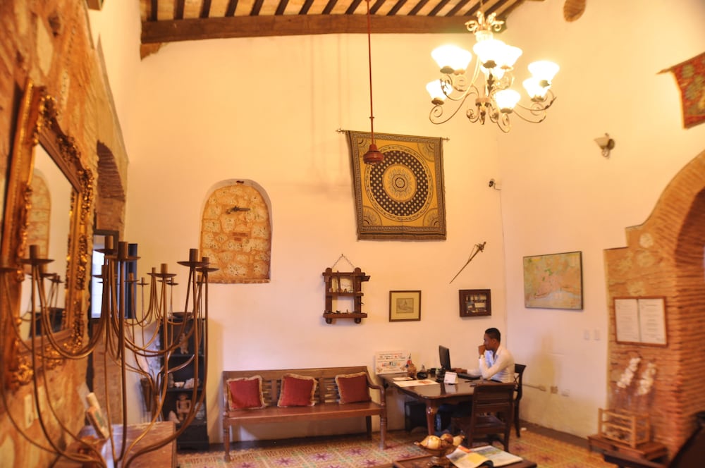 Hotel Dona Elvira 60/70