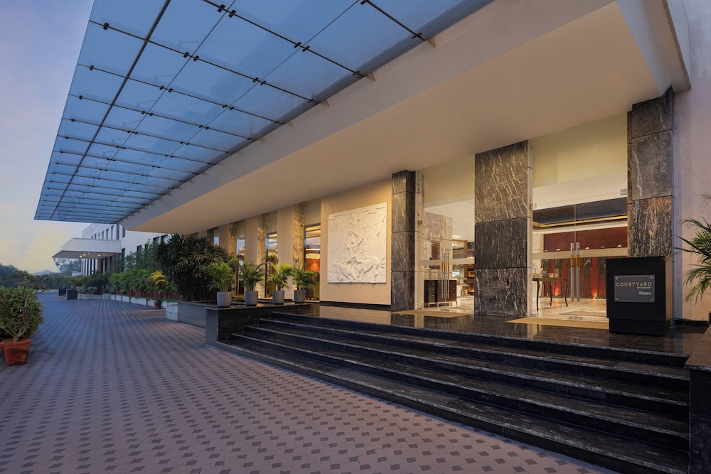 Courtyard Bilaspur 3/49