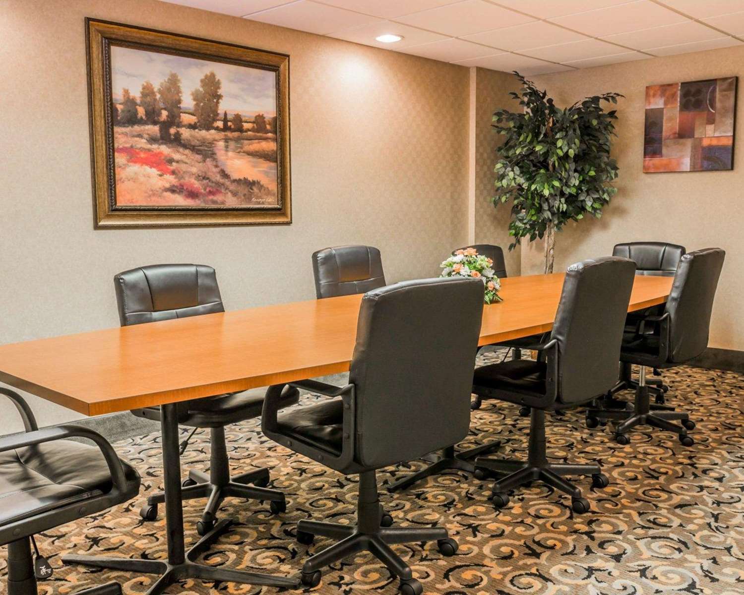 Wingate by Wyndham Utica 16/22