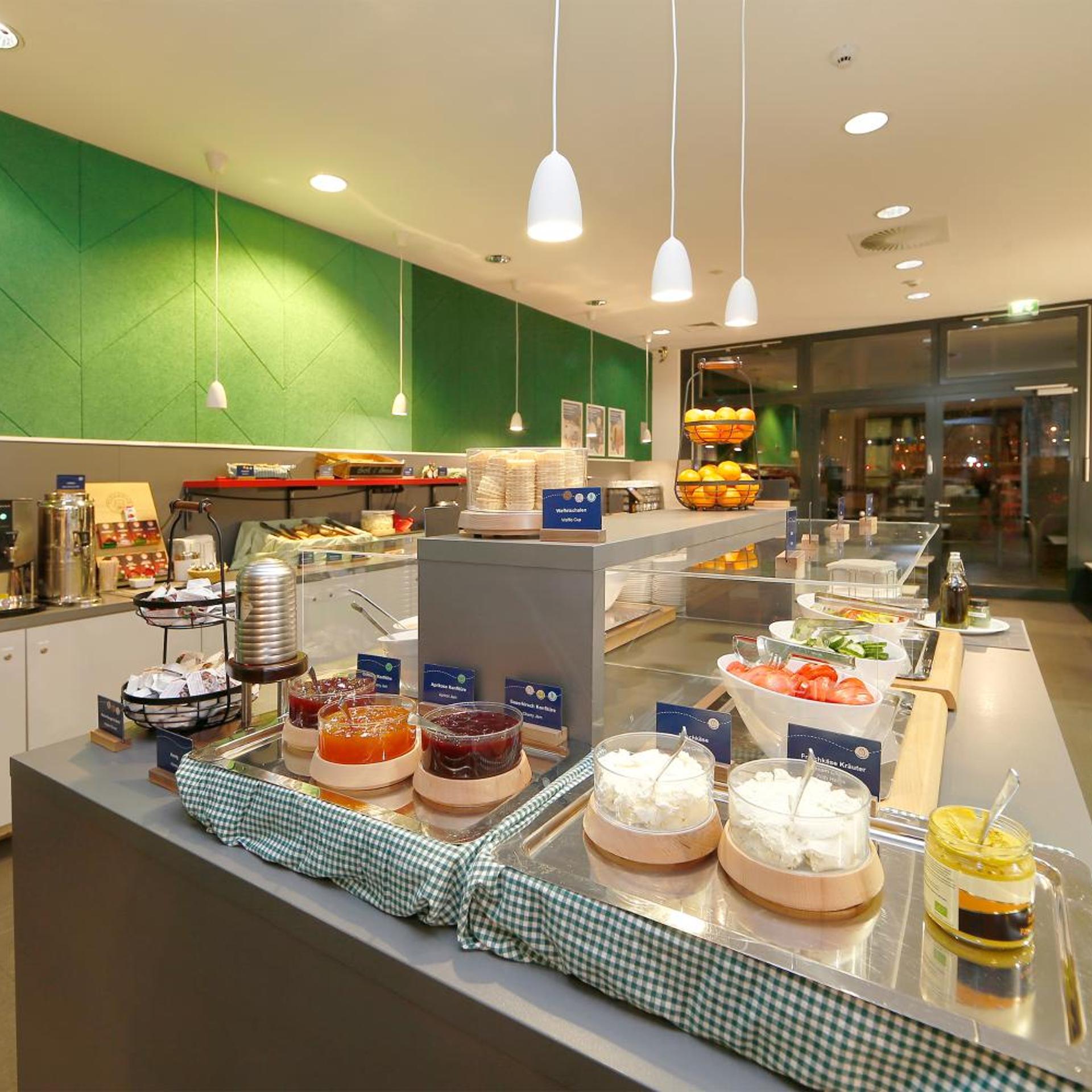 Meininger Hotel Berlin Hauptbahnhof 37/42