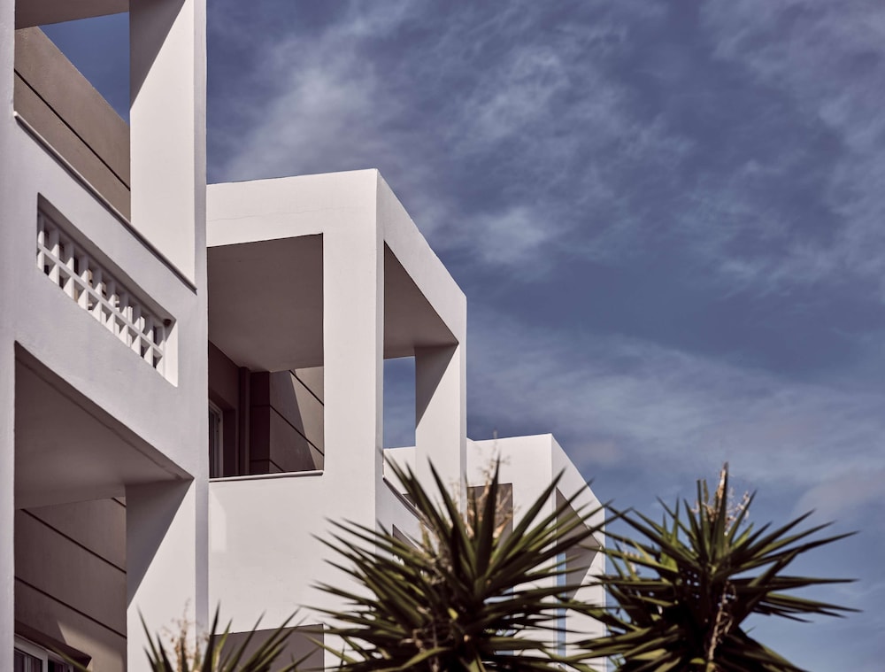 Troulis Apart Hotel 4/74