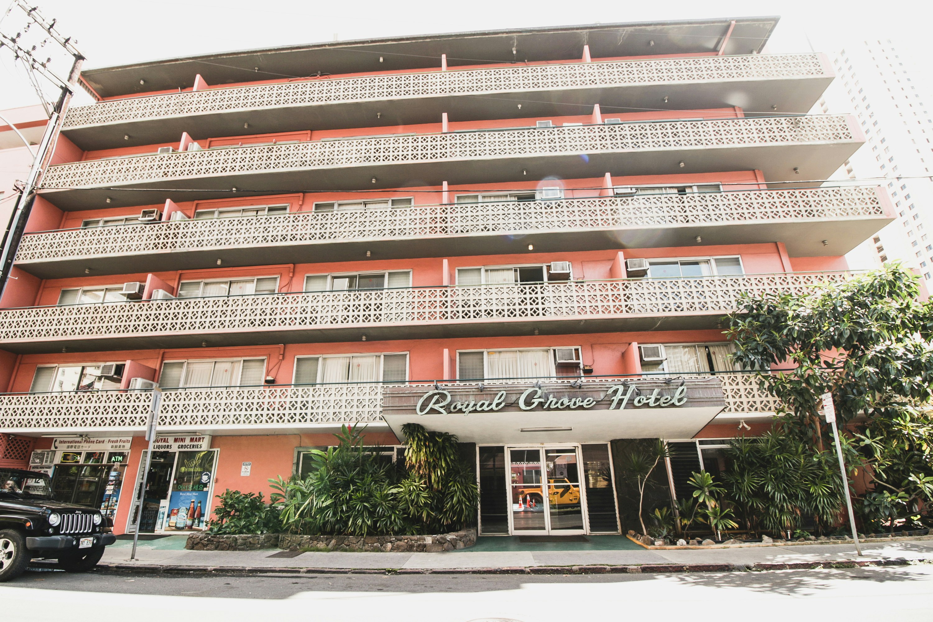 Royal Grove Waikiki 6/52