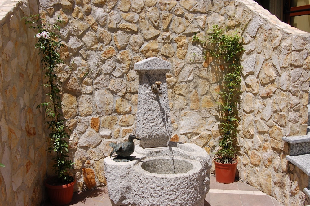 ALBERGO DELLA POSTA 47/53