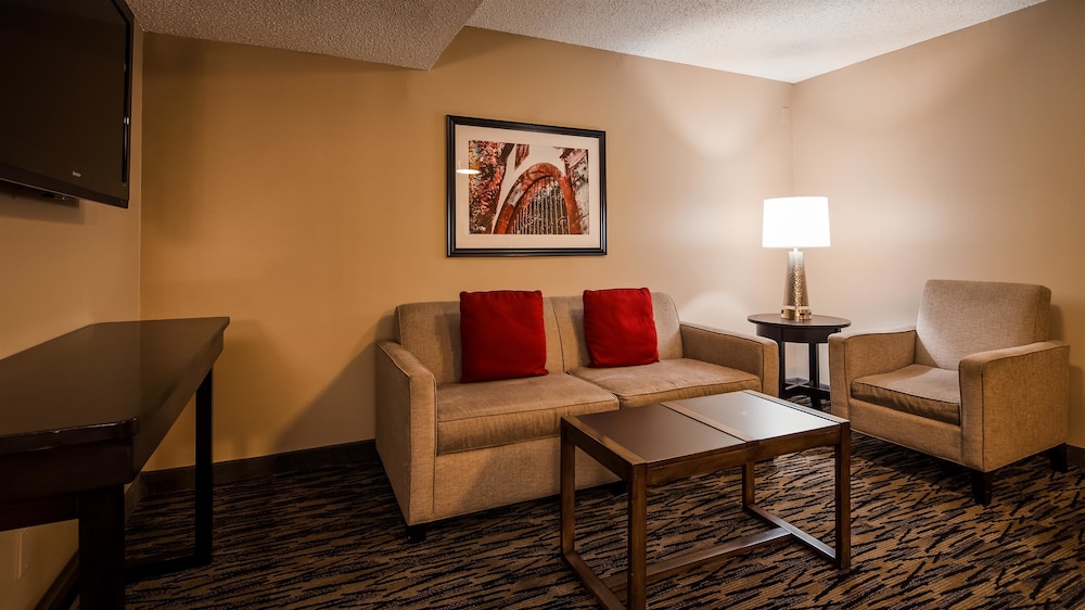Best Western Los Alamitos Inn & Suites 26/38