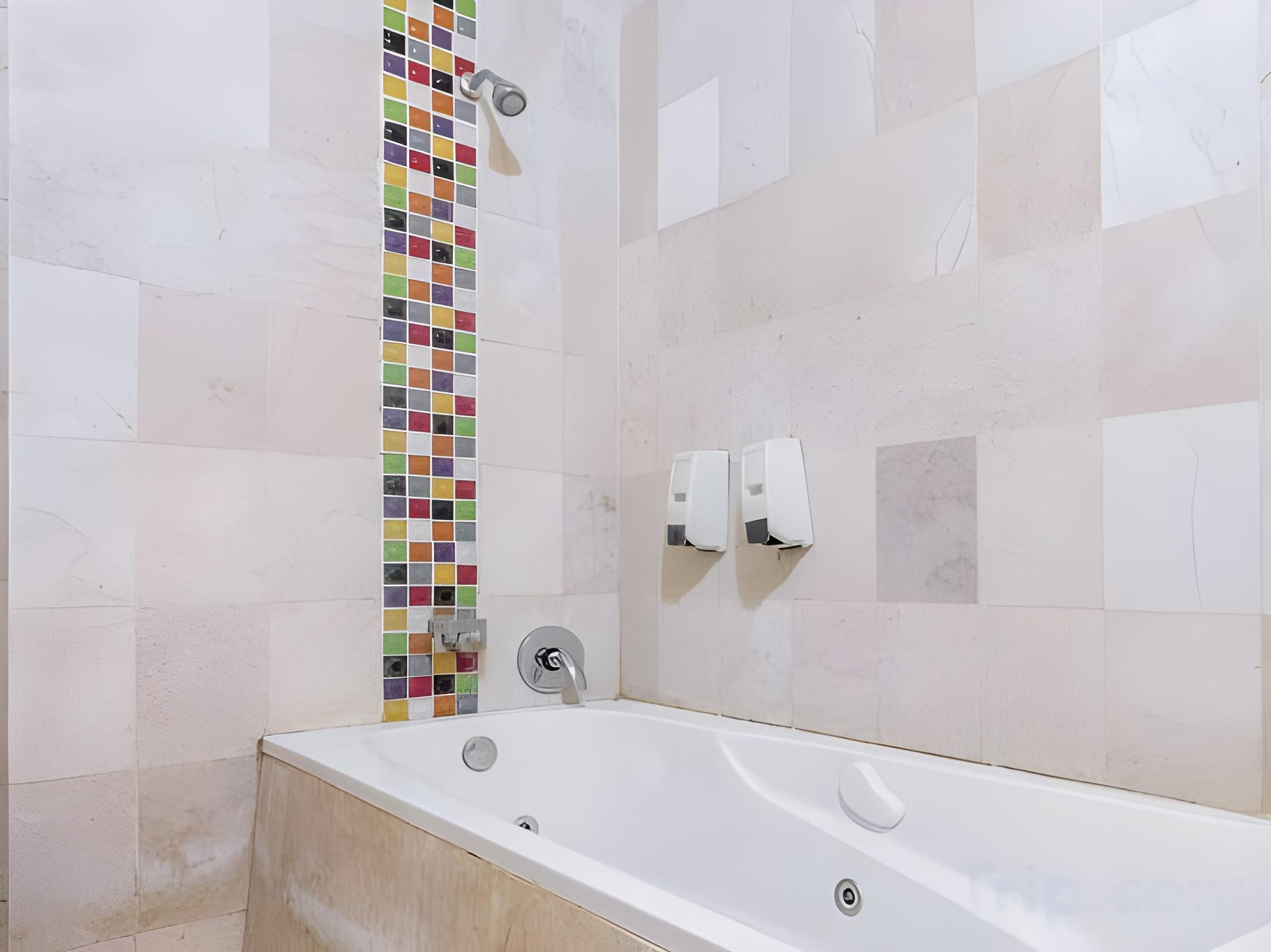 Townhouse Oak near Losari Beach formerly Lynt Hotel Makassar 32/32