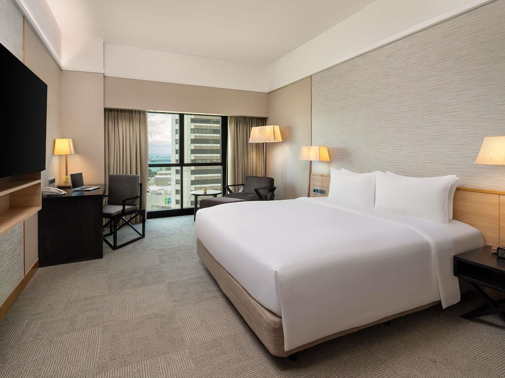 DELUXE, KING BED
